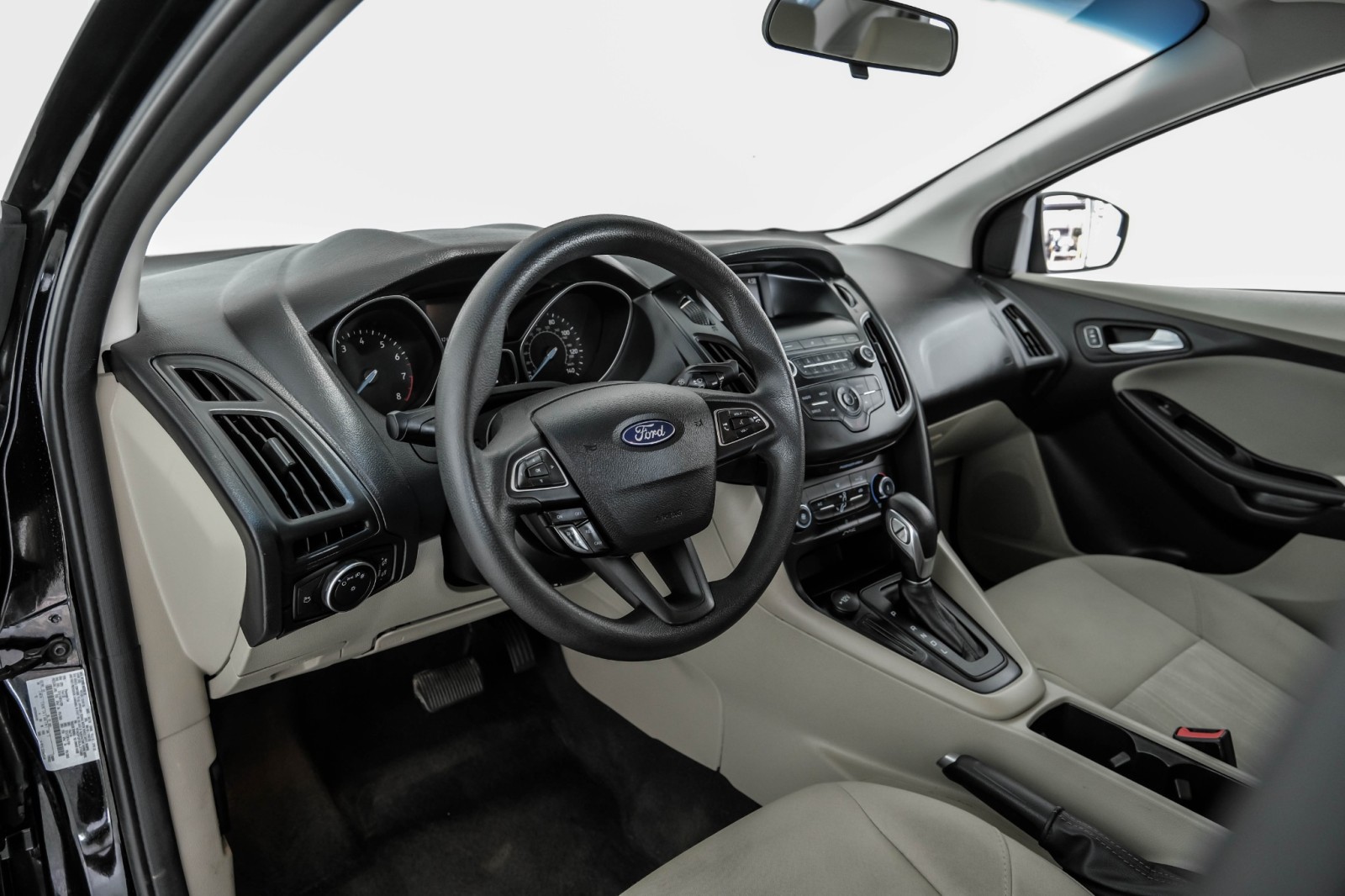 2018 Ford Focus SE AUTOMATIC REAR CAMERA BLUETOOTH CRUISE CONTROL  3