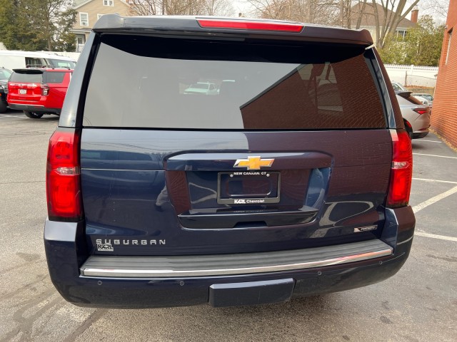 2017 Chevrolet Suburban Premier with Center Bench 9