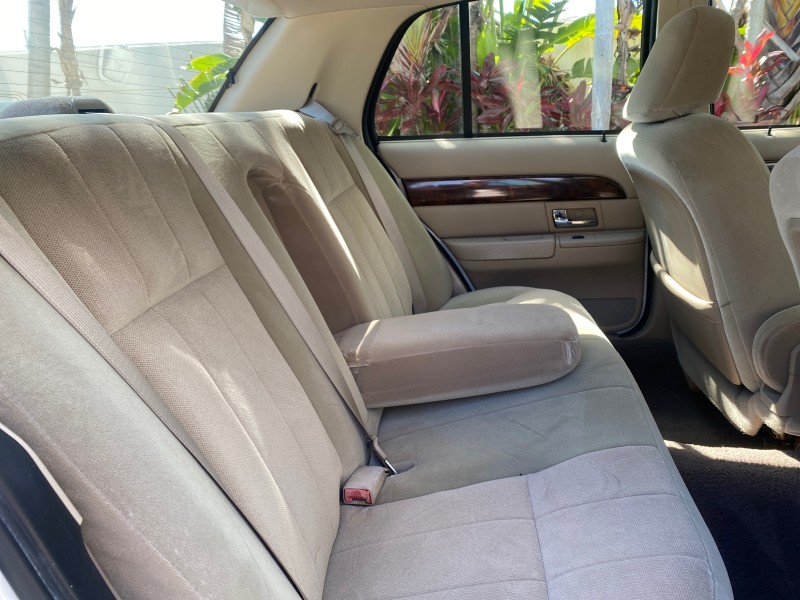 2005 Mercury Grand Marquis GS LOW MILES 49,348 in , 