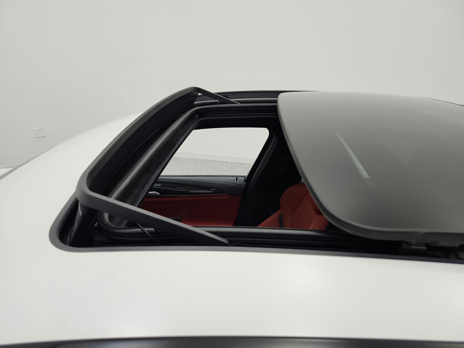 Used 2021 Alpine White BMW Sports Activity Coupe image 11