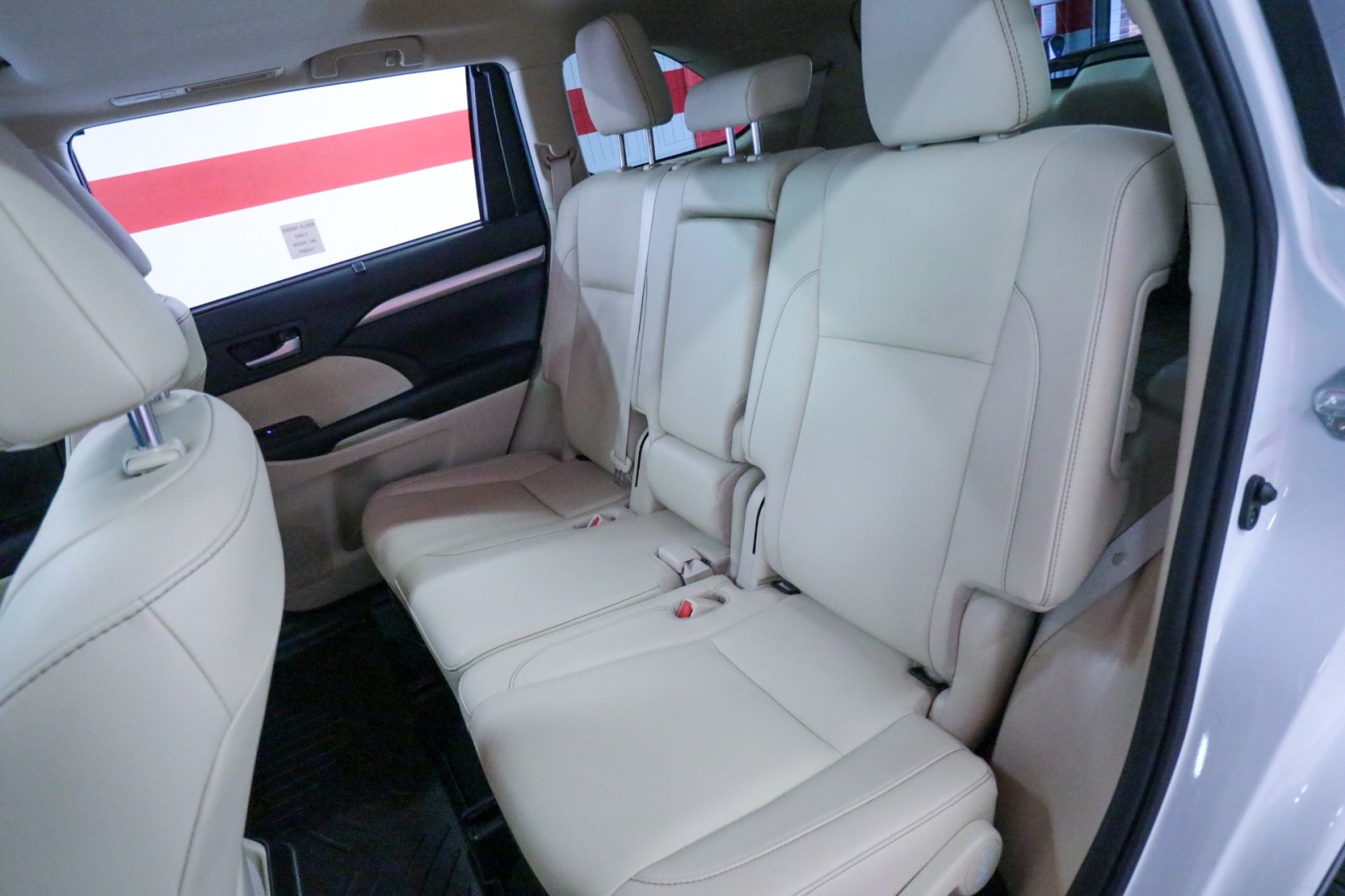 Used Car 2019 Toyota Highlander  Xle For Sale Under $30,000 In Austin, Texas