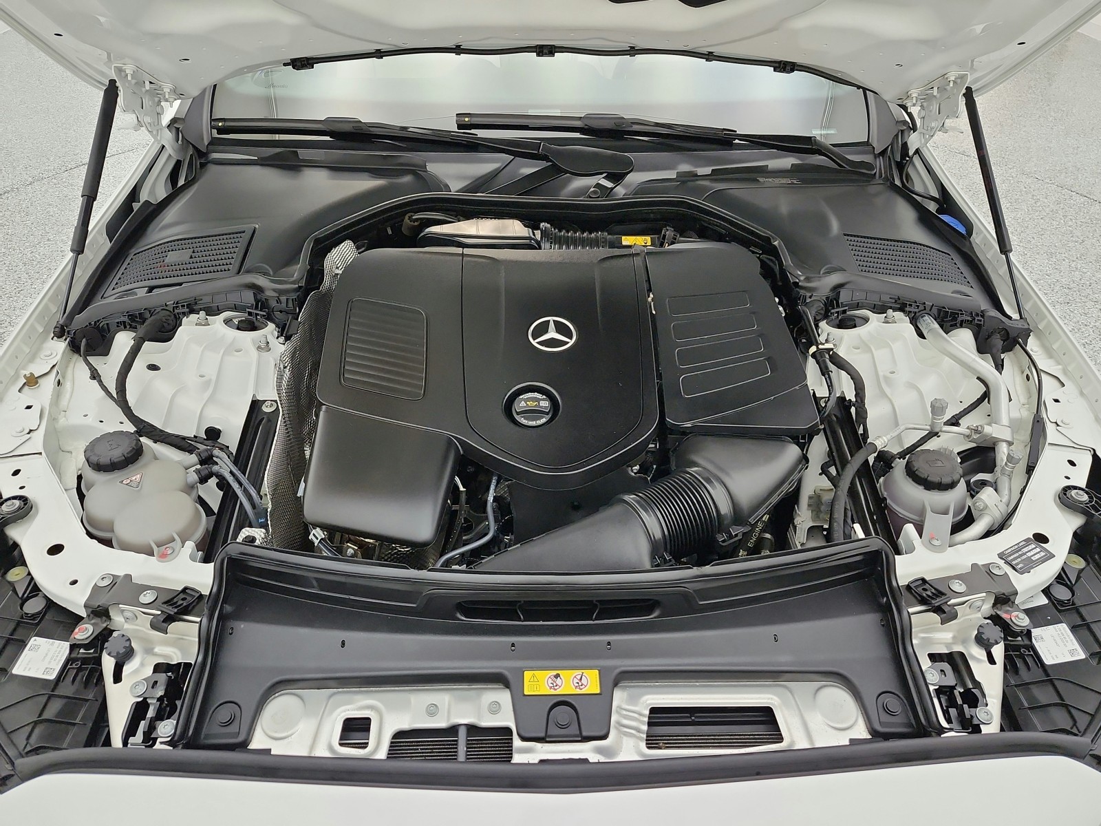 Certified Used 2024 Polar White Mercedes-Benz C 300 image 18