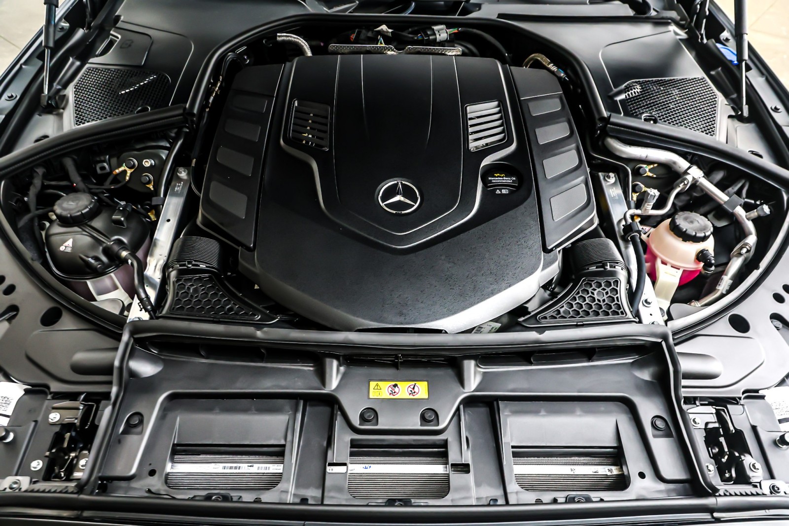 New 2026 MANUFAKTUR Night Black magno Mercedes-Benz S 580 image 11