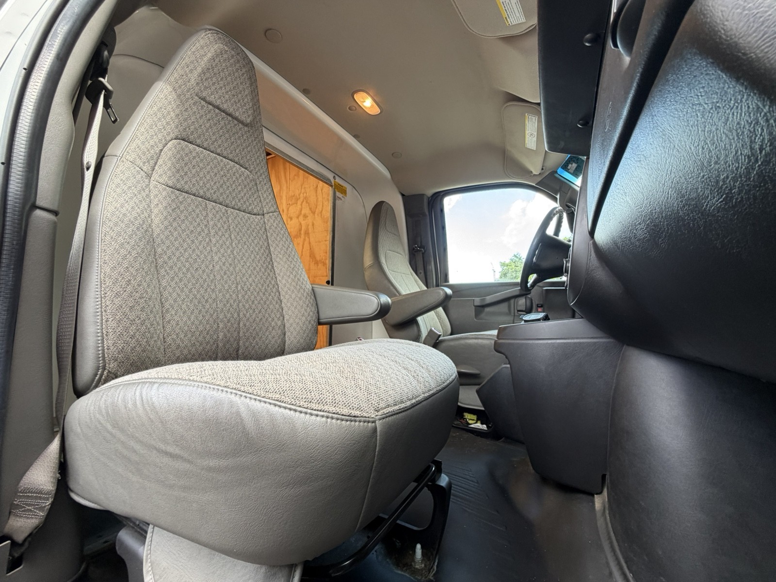 2016 Chevrolet Express - $20,977