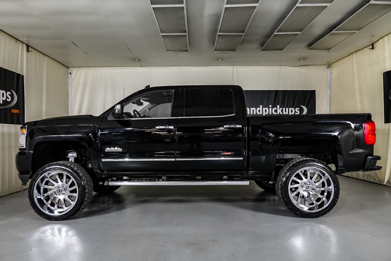 2018 Chevrolet Silverado 1500 High Country 11