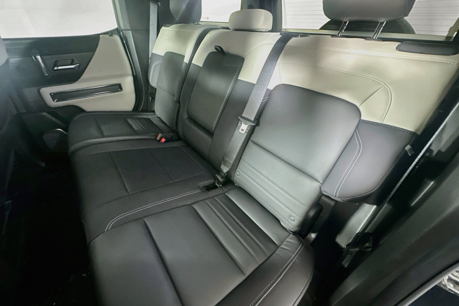 Used 2026 Graphite Blue Metallic GMC 2X image 9