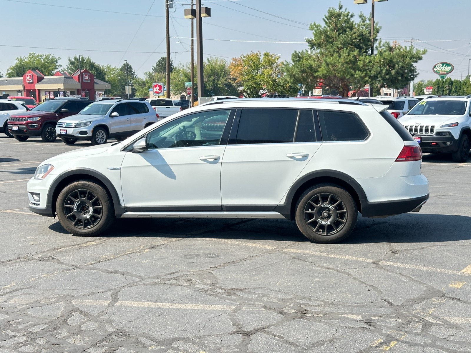 2017 Volkswagen Golf Alltrack S 9