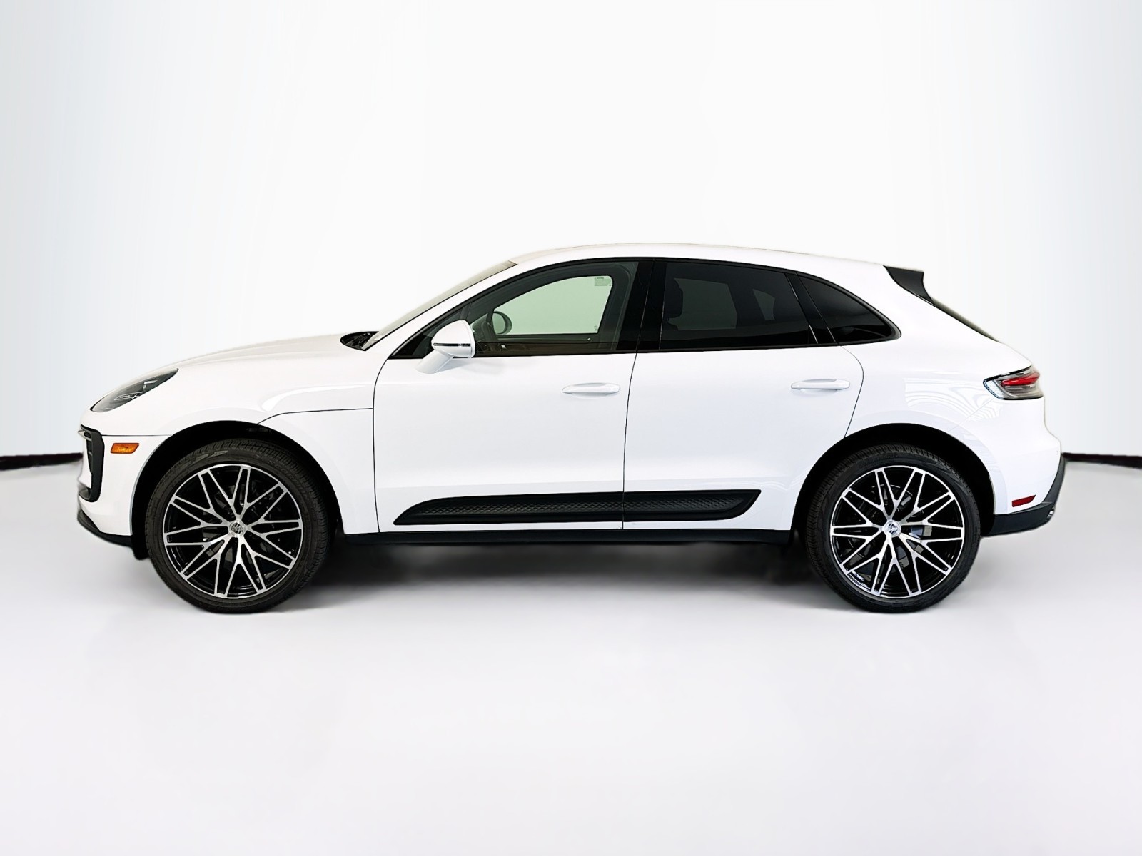 2024 Porsche Macan  8