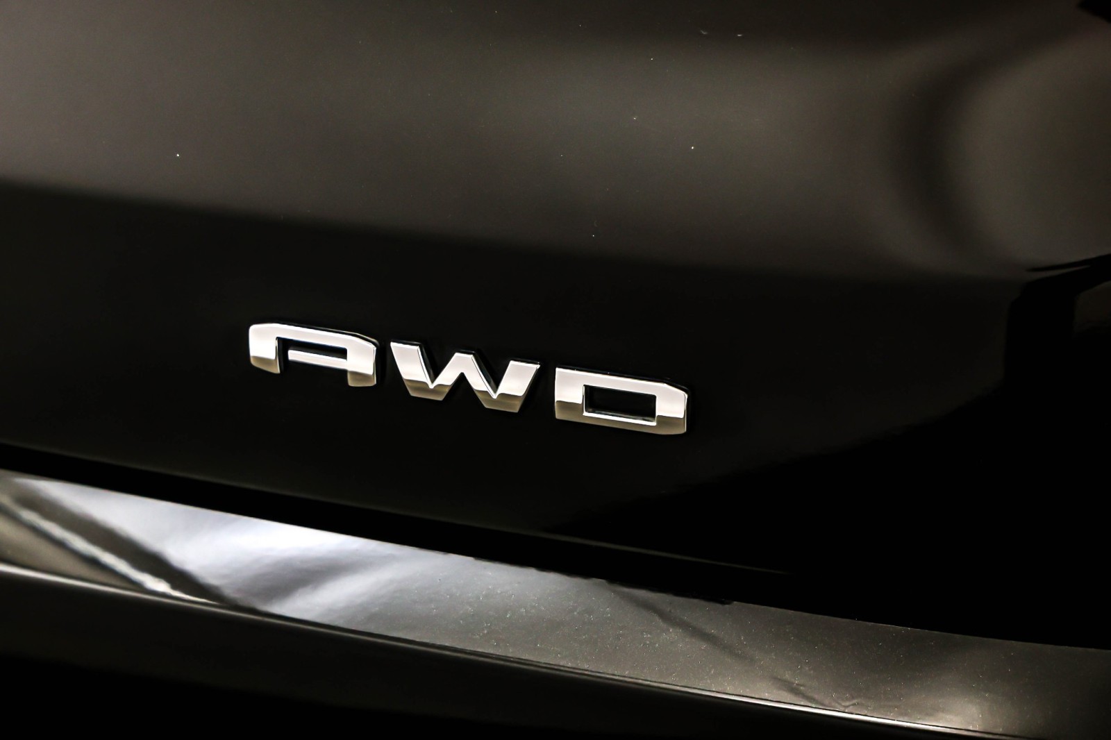 Used 2023 Ebony Twilight Metallic GMC AWD 4dr Denali image 9