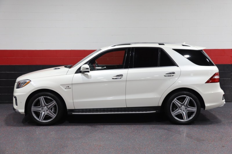 2013 Mercedes-Benz ML63 AMG 4-Matic 4dr Suv in , 