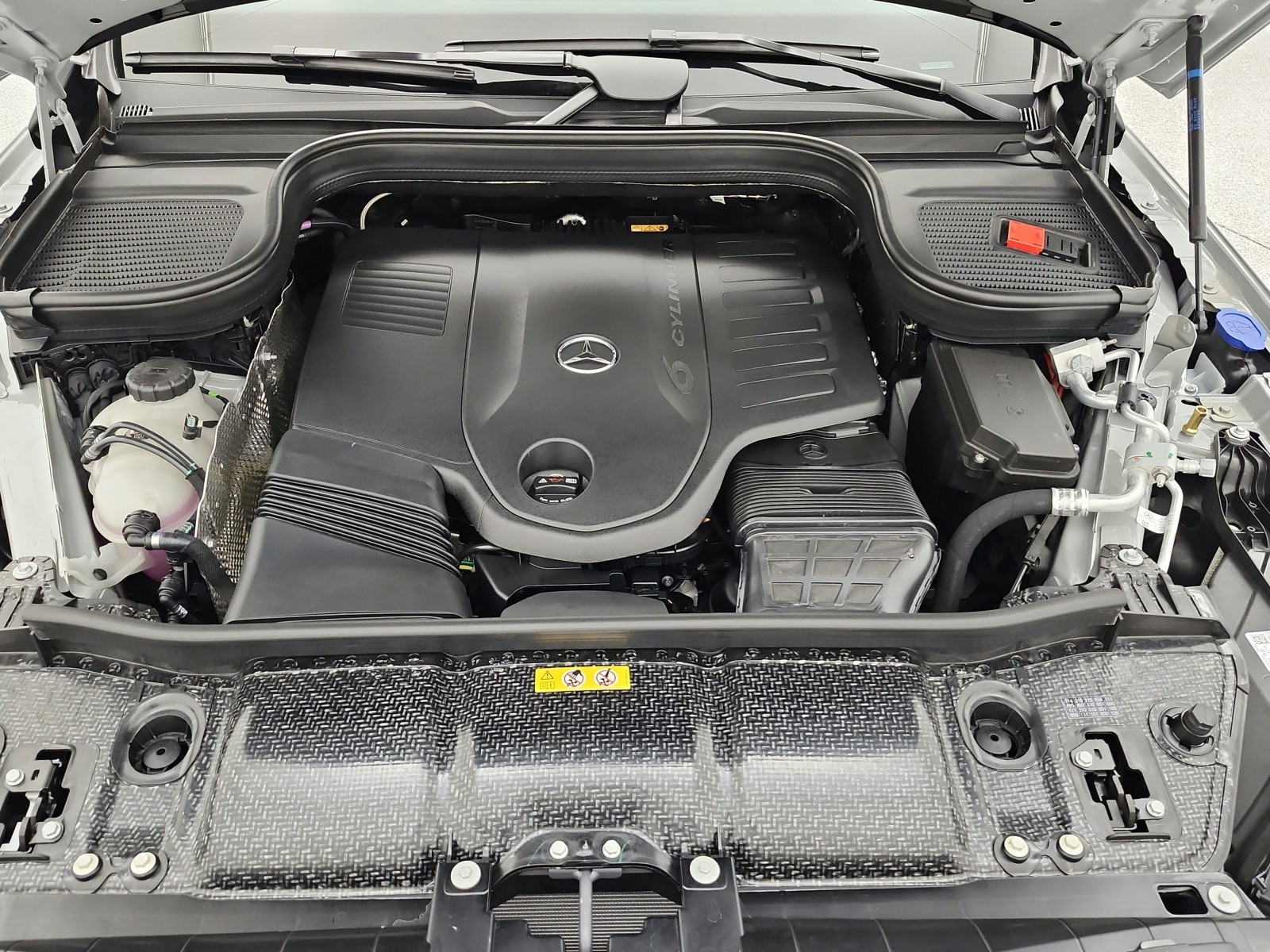 New 2026 MANUFAKTUR Alpine Grey Mercedes-Benz GLE 450 image 13