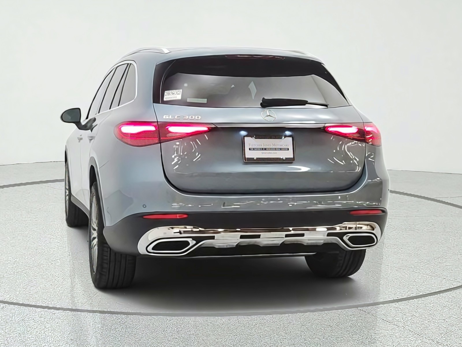 New 2027 Verde Silver Metallic Mercedes-Benz GLC 300 SUV image 6