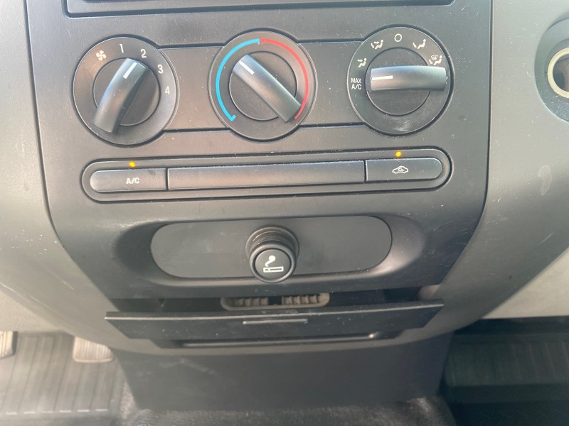 2006 Ford F-150 STX 4 DOOR LOW MILES 92,223 in ,