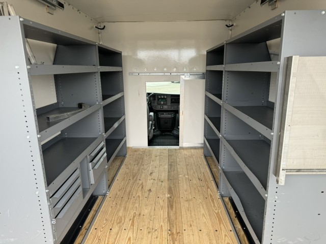 2021 Chevrolet Express Commercial Cutaway Box Van 26