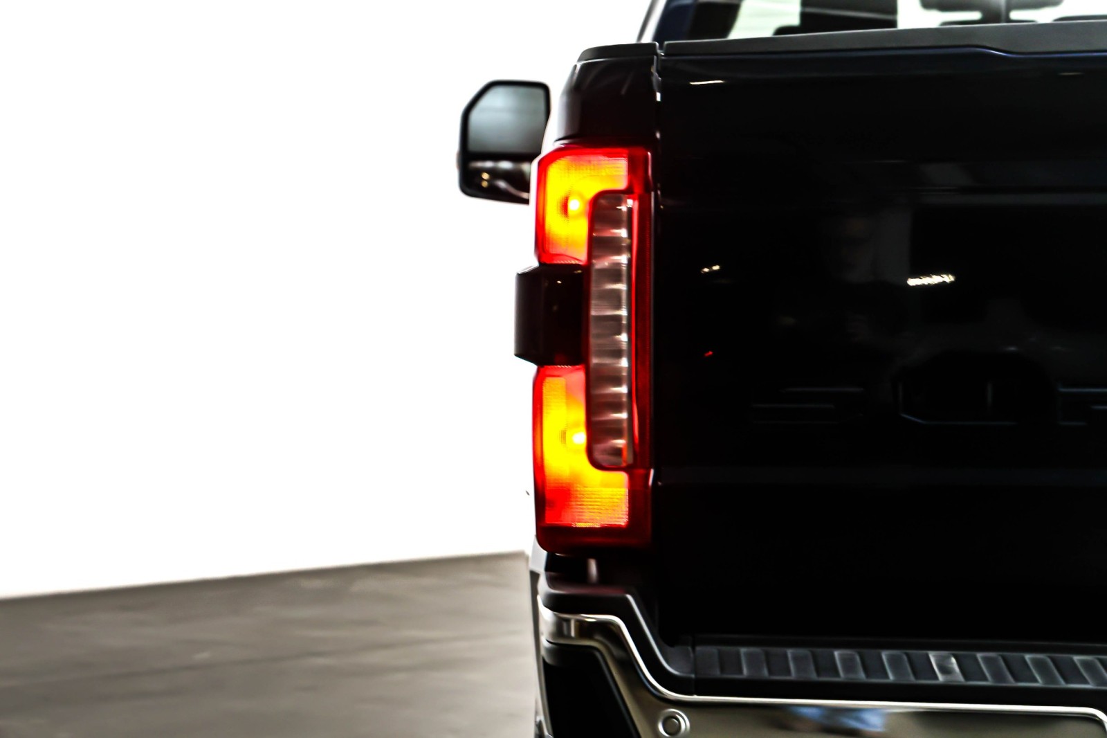 Used 2024 Antimatter Blue Metallic Ford LARIAT image 15