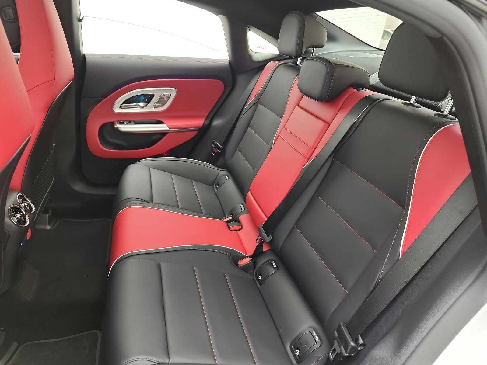 New 2027 Polar White Mercedes-Benz CLA 220 Hybrid FWD image 11
