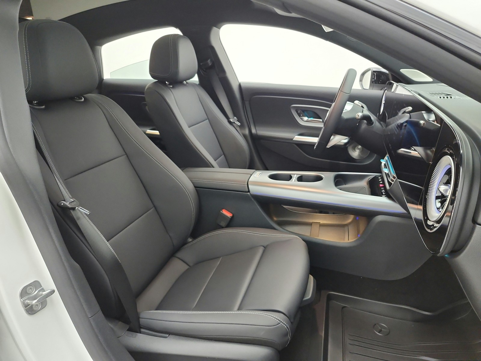 New 2027 Polar White Mercedes-Benz CLA 250+ Electric RWD image 14