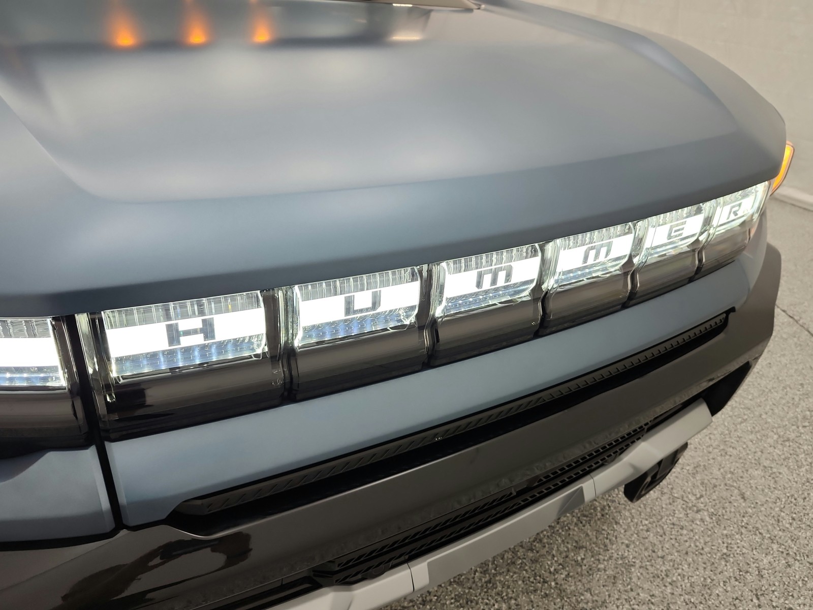 Used 2024 Neptune Blue Matte GMC e4WD 4dr 3X image 18