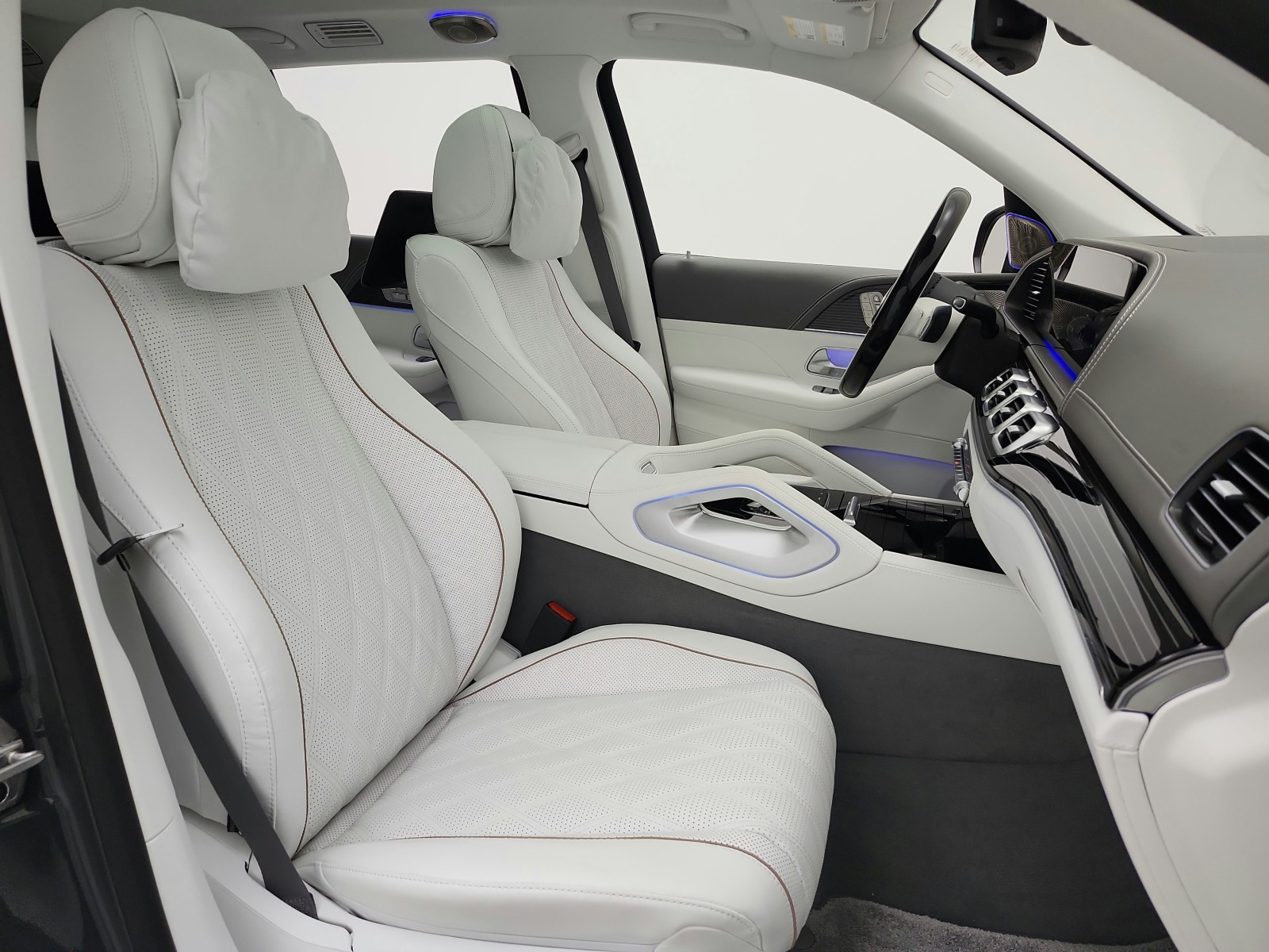 New 2026 MANUFAKTUR Signature Silicon Grey Mercedes-Benz Maybach GLS 600 4MATIC® SUV image 22