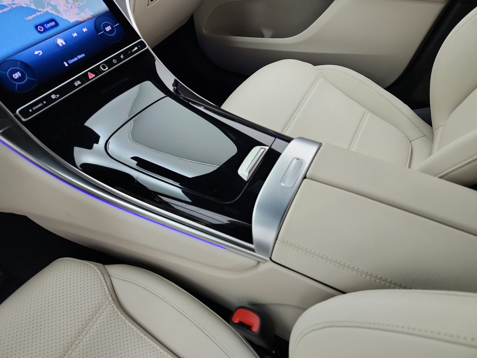 New 2026 Verde Silver Metallic Mercedes-Benz GLC 300 4MATIC® SUV image 10