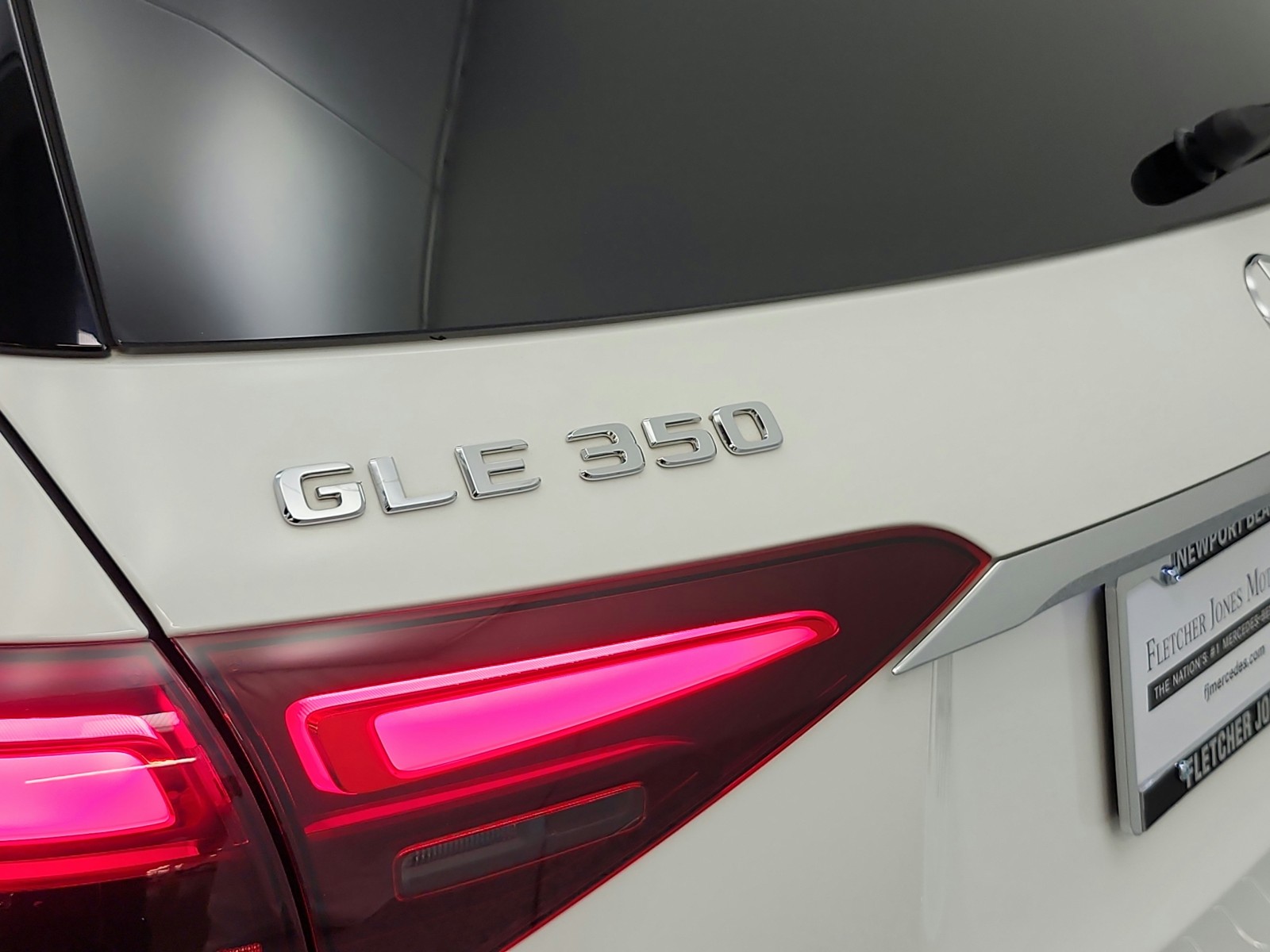 Certified Used 2024 Polar White Mercedes-Benz GLE 350 4MATIC® SUV image 31