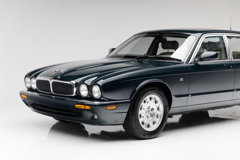 2000 Jaguar XJ8L L in , 