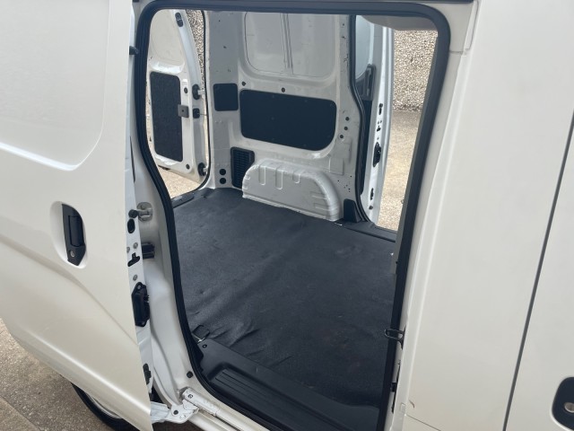 2017 Nissan NV200 Compact Cargo S 21