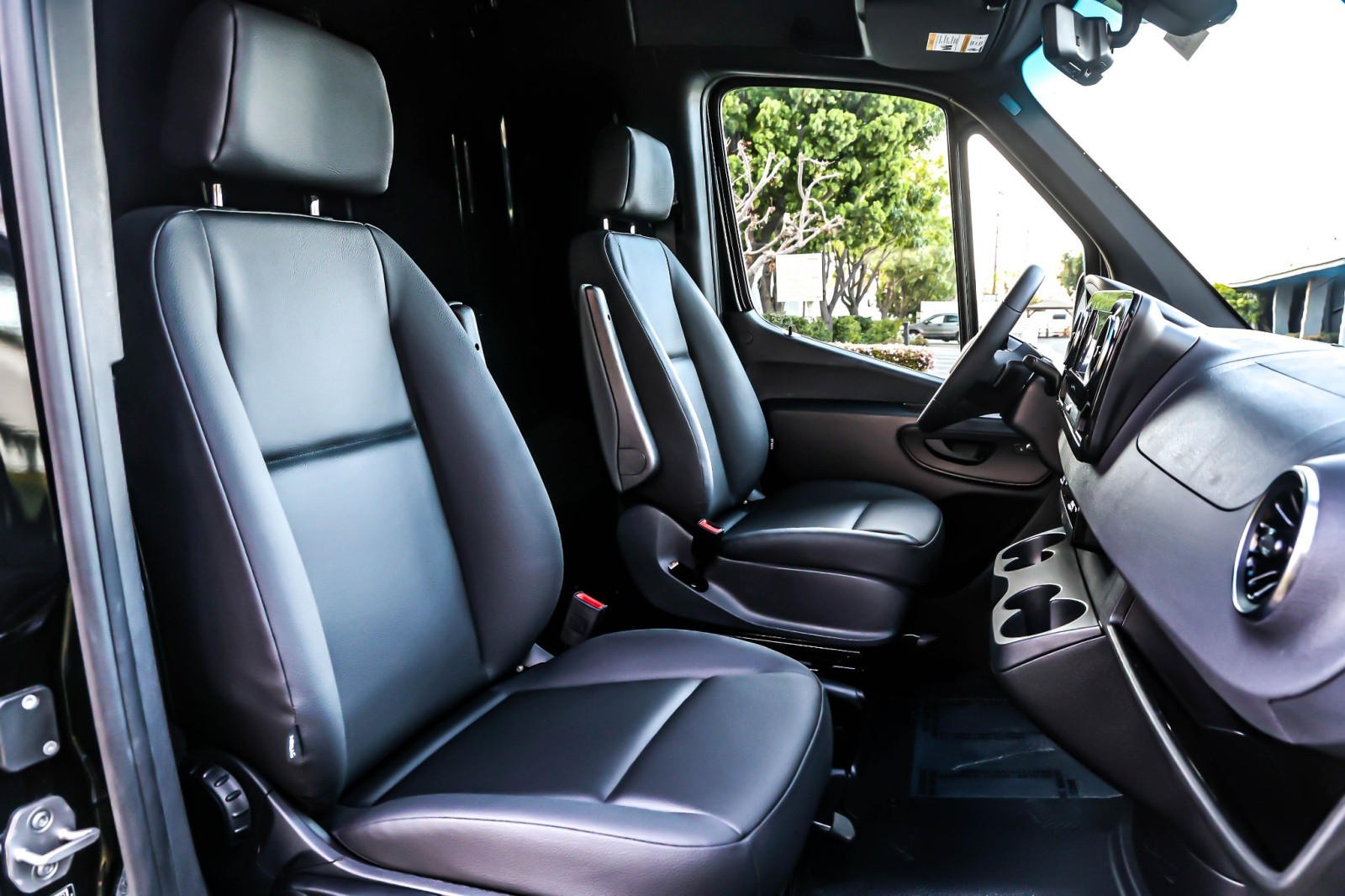 New 2026 Jet Black Mercedes-Benz High Roof 4-Cyl Diesel HO image 10