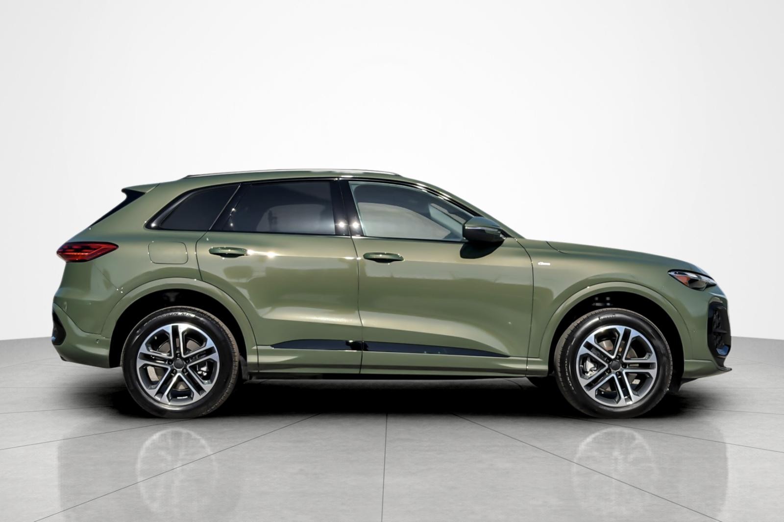 New 2026 District Green Metallic Audi Premium 2.0 TFSI quattro image 7