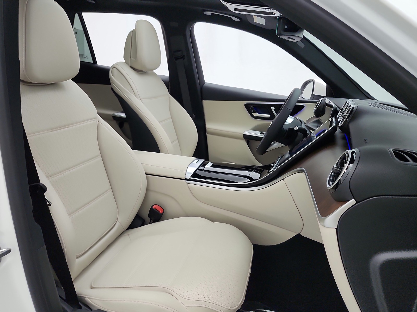 New 2026 Polar White Mercedes-Benz GLC 300 SUV image 16