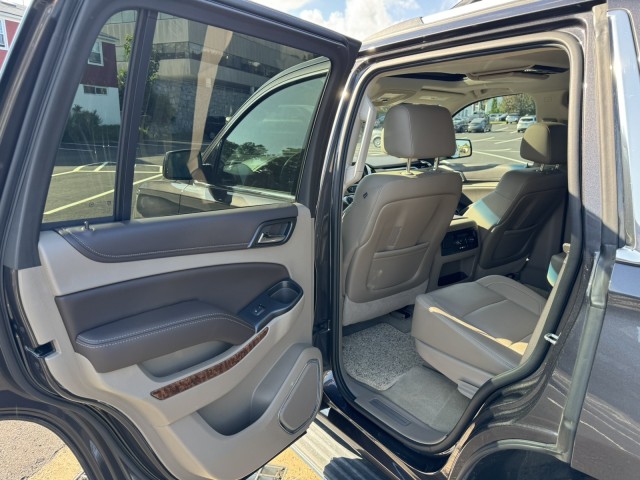 2015 Chevrolet Tahoe LTZ with Center Row Buckets 27