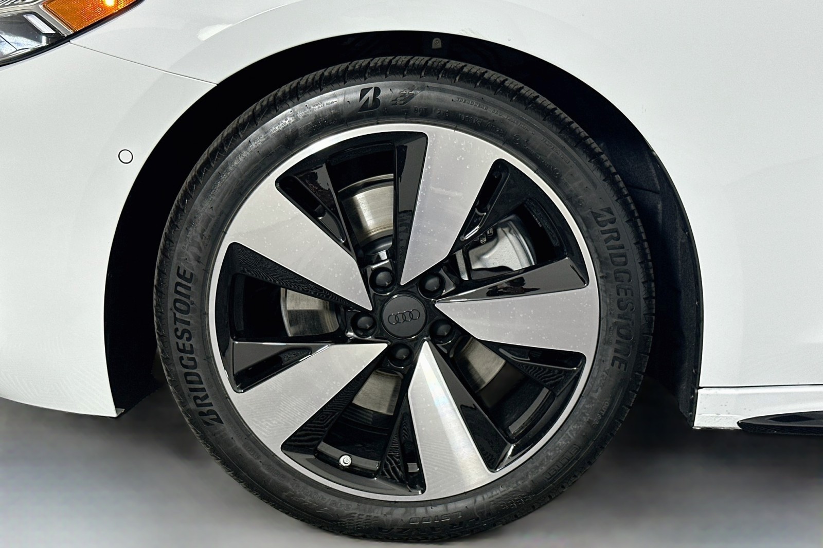 New 2026 Glacier White Metallic Audi Premium Plus image 9