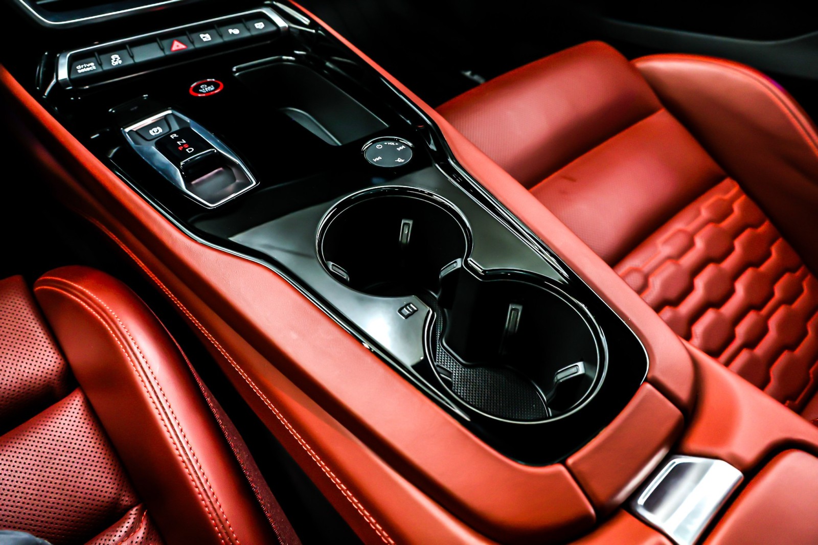 Used 2024 Suzuka Gray Metallic Audi quattro image 7