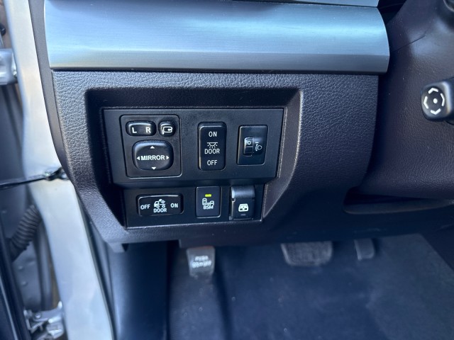 ToyotaTundra 4WD Truck25