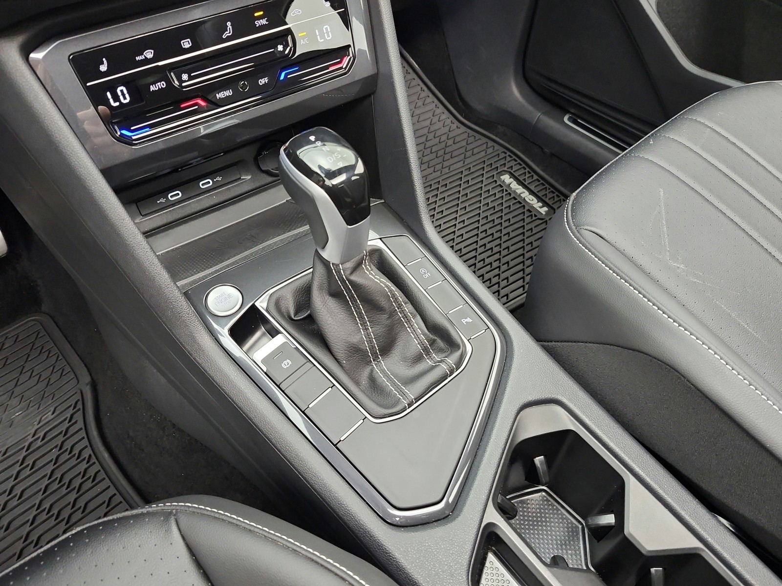 Used 2024 Platinum Gray Metallic Volkswagen 2.0T SE R-Line Black FWD image 17