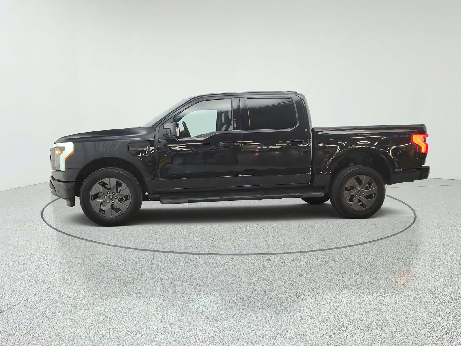 Used 2022 Agate Black Metallic Ford LARIAT image 8