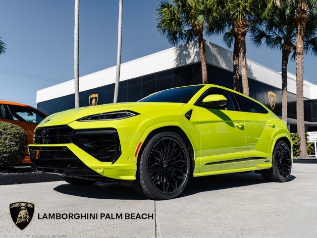 2026 Lamborghini URUS SE's photo