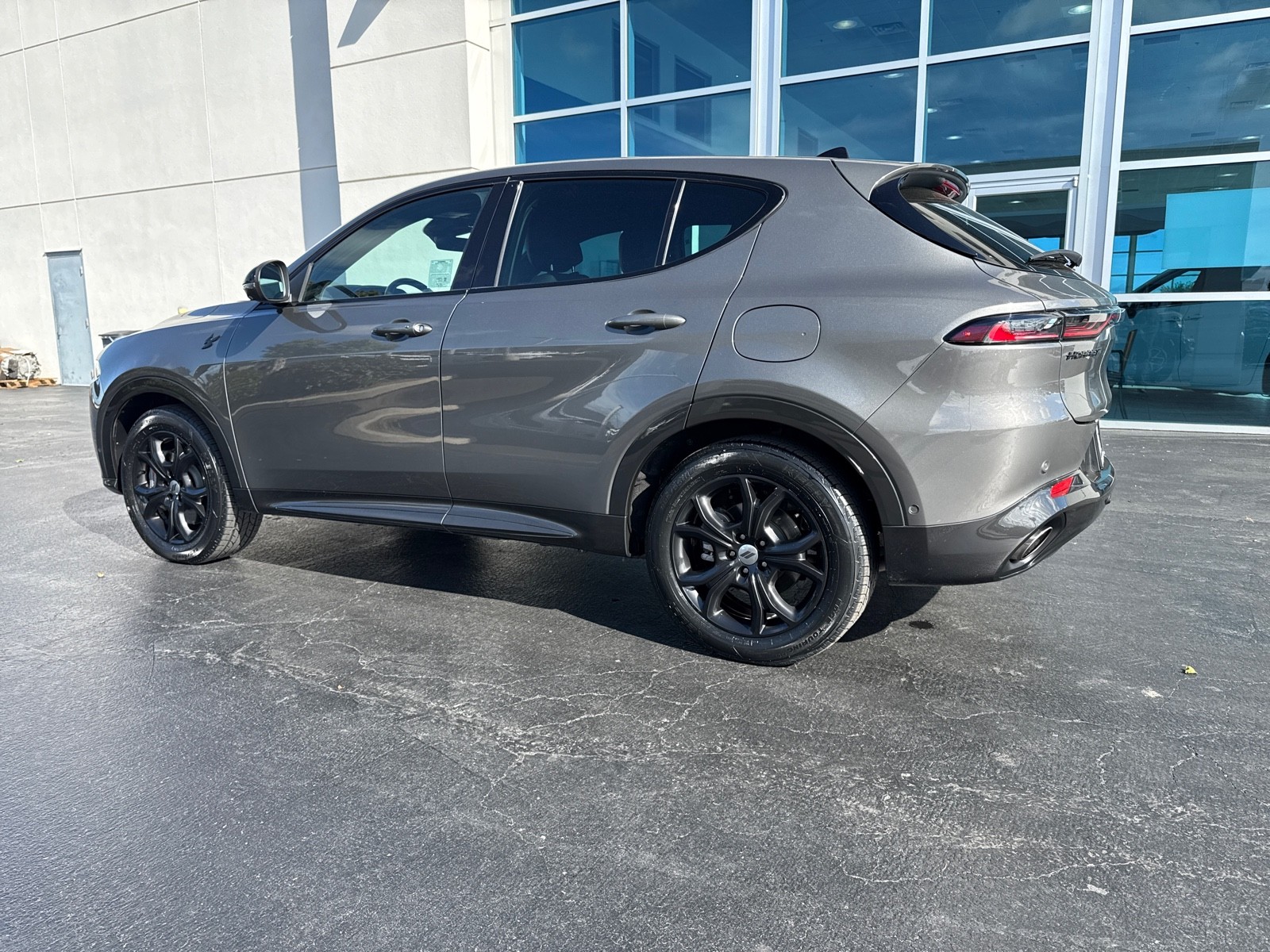 View vehicle photo 6