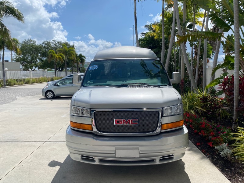 2013 GMC SAVANA HI TOP CONVERSION HANDICAP LIFT LOW MILES 24,857 in , 