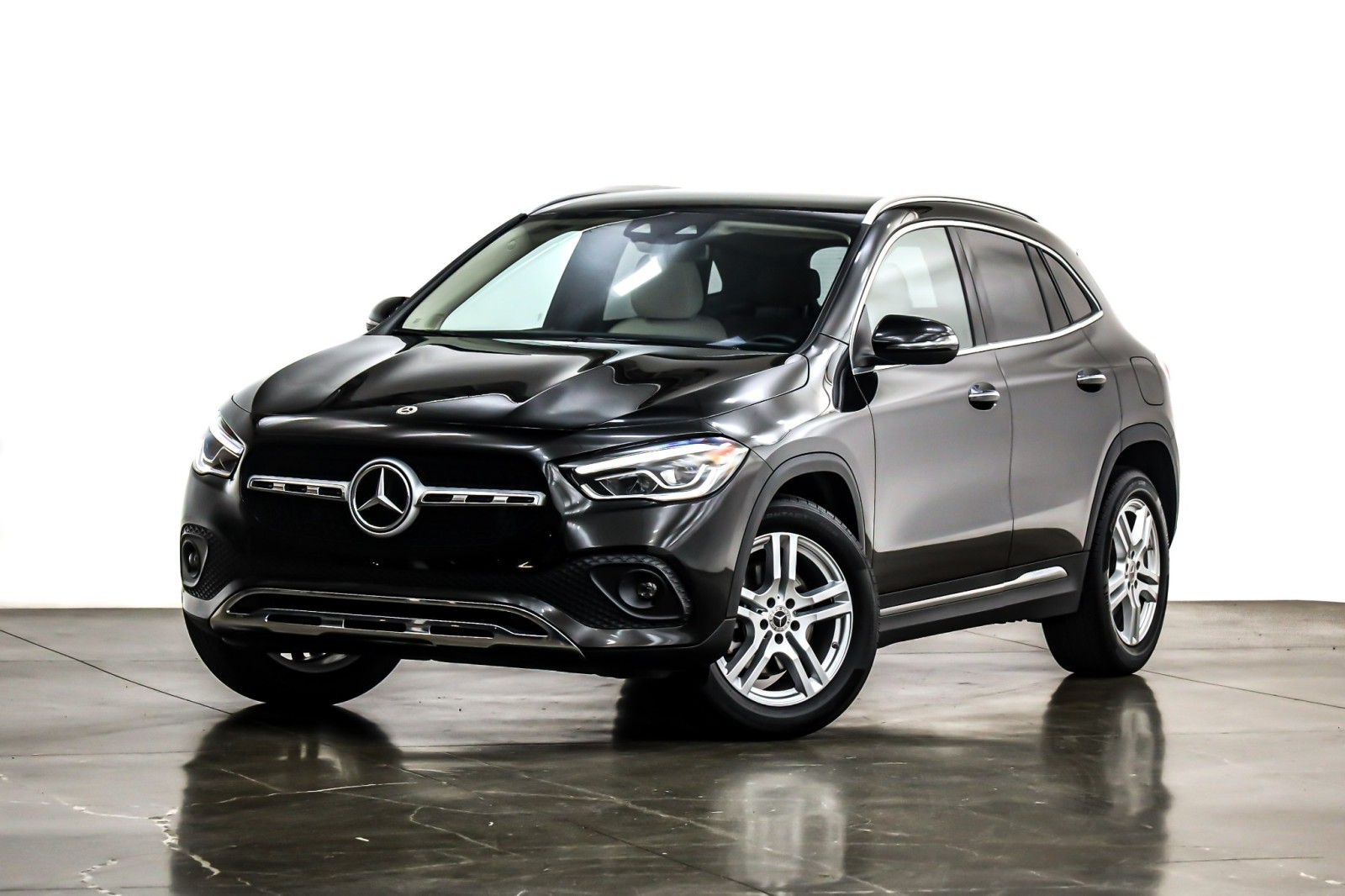 2023 Mercedes-Benz GLA Base's photo