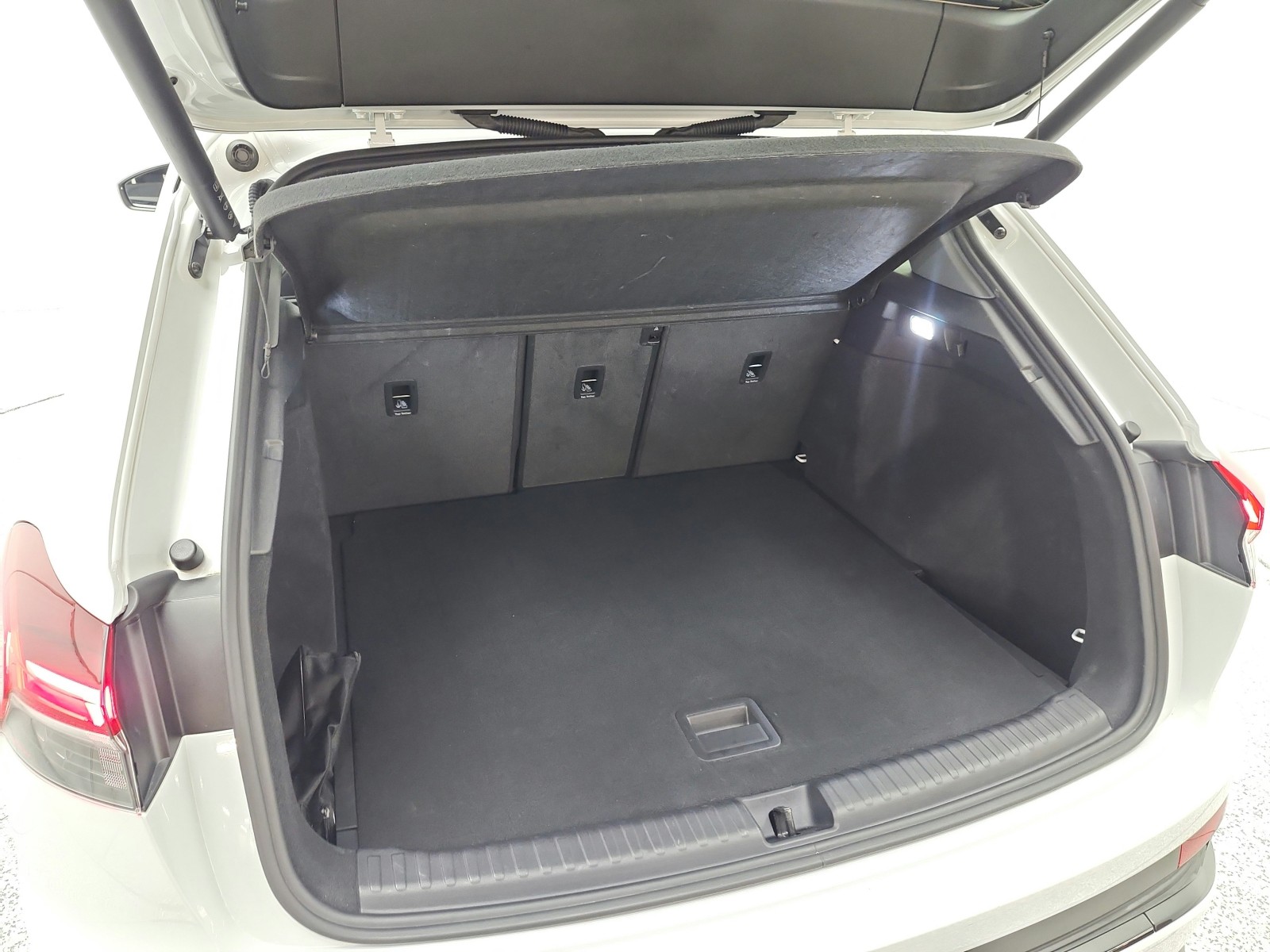 Used 2023 Glacier White Metallic Audi Premium Plus image 21