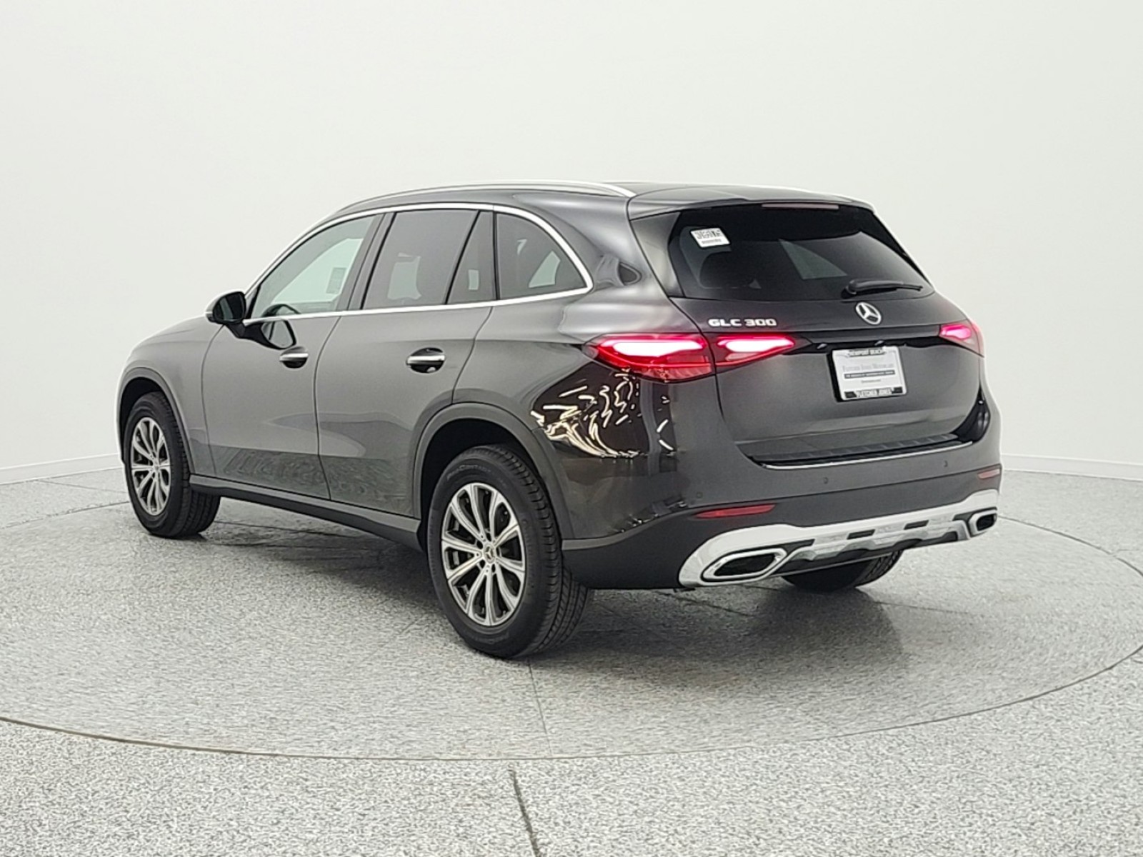 New 2025 Graphite Grey Metallic Mercedes-Benz GLC 300 image 7