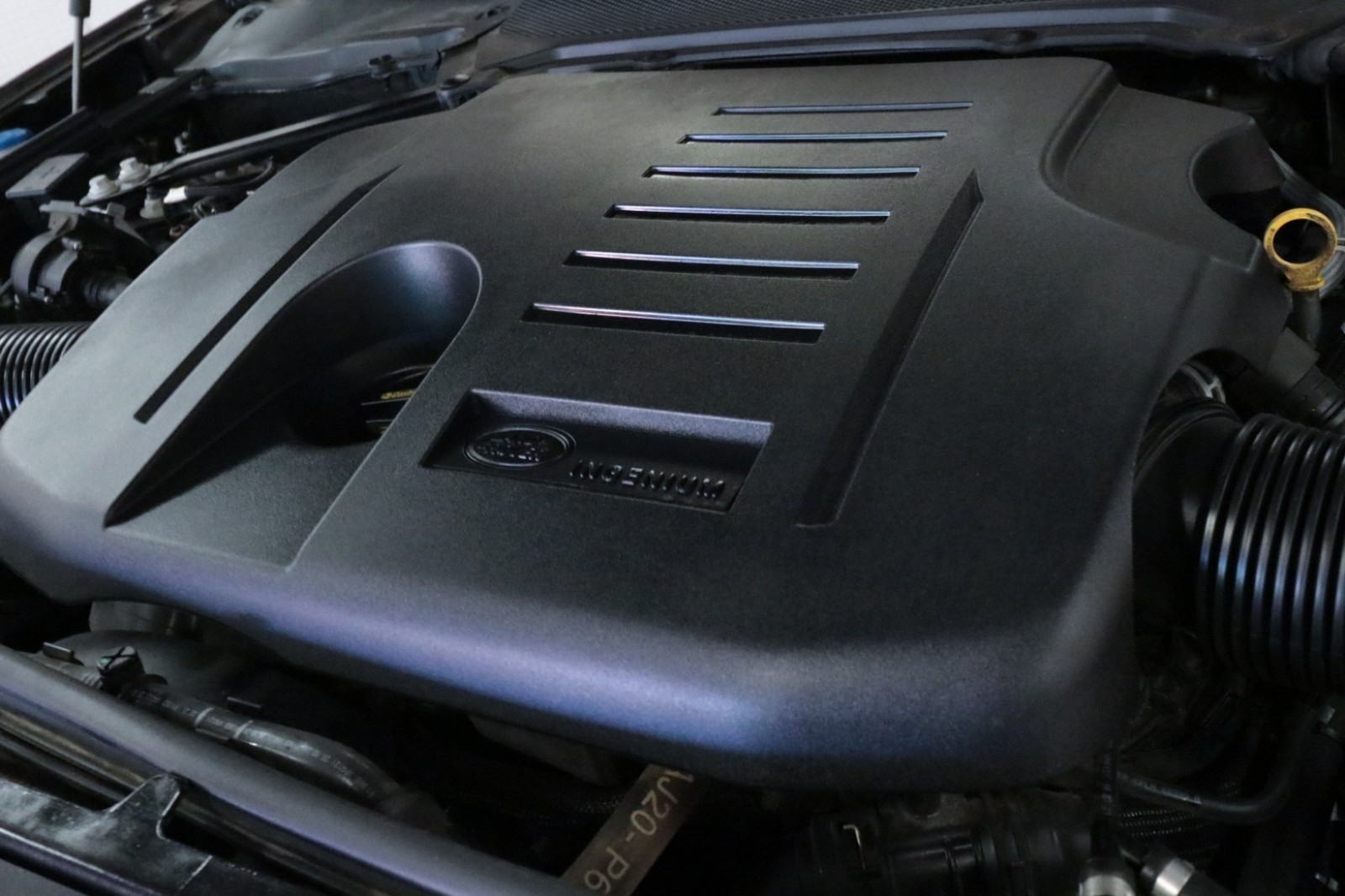 Used Car 2022 Land Rover Discovery  Hse R-dynamic For Sale Under $40,000 In Austin, Texas