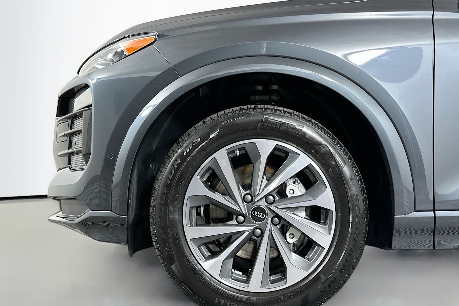 New 2027 Manhattan Gray Metallic Audi Premium image 11