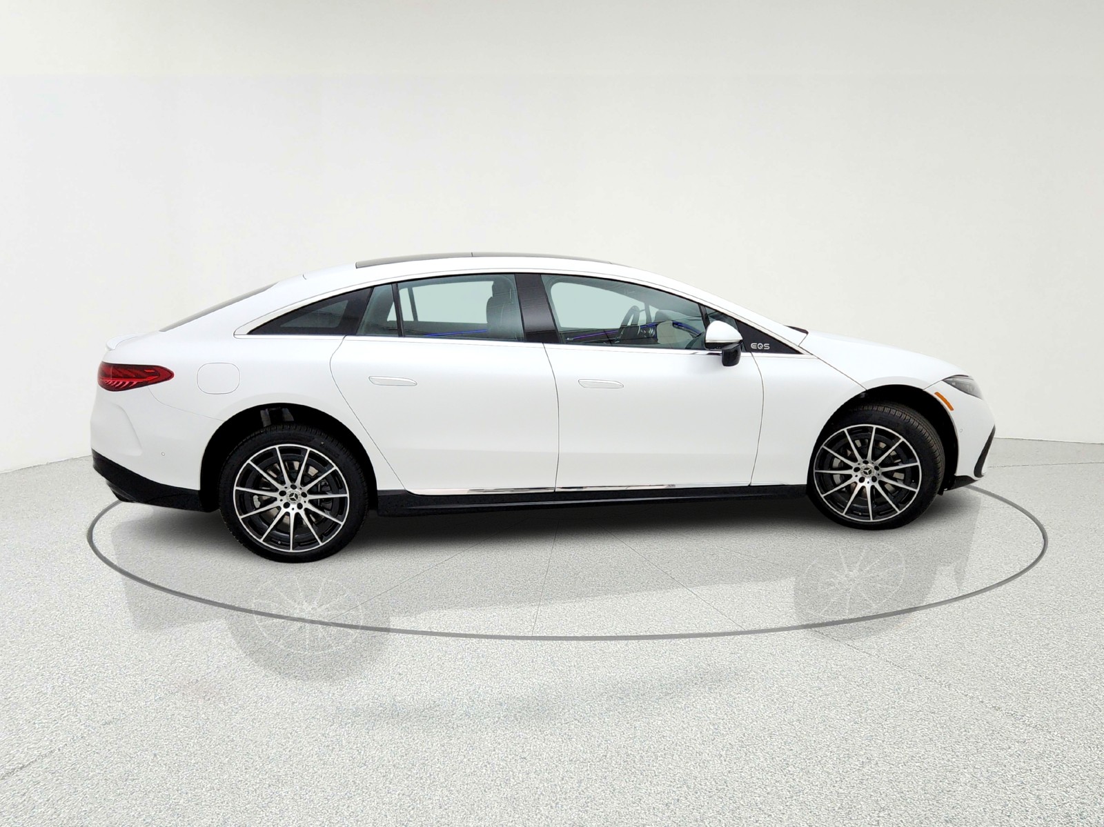New 2026 MANUFAKTUR Signature Moonlight White Magno Mercedes-Benz EQS 580 4MATIC® Sedan image 7