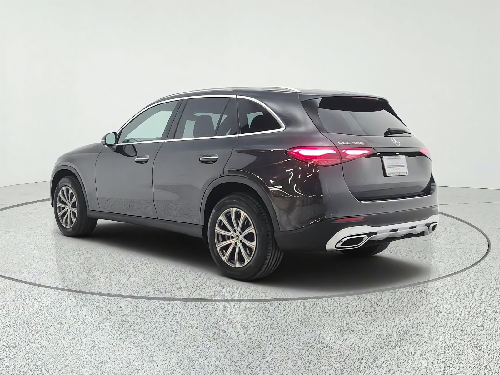Certified Used 2026 Graphite Grey Metallic Mercedes-Benz GLC 300 SUV image 7