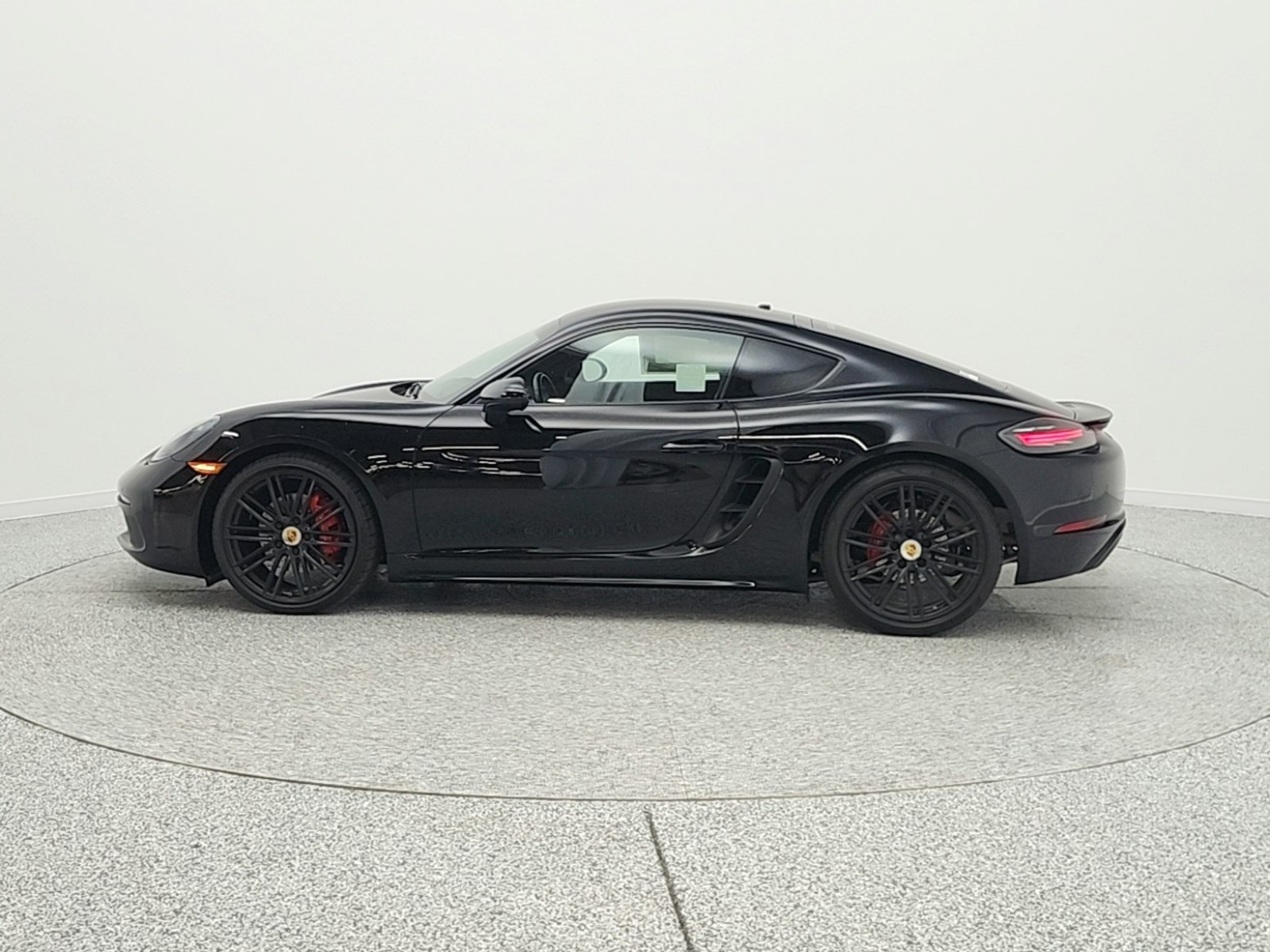 Used 2020 Black Porsche S Coupe image 8