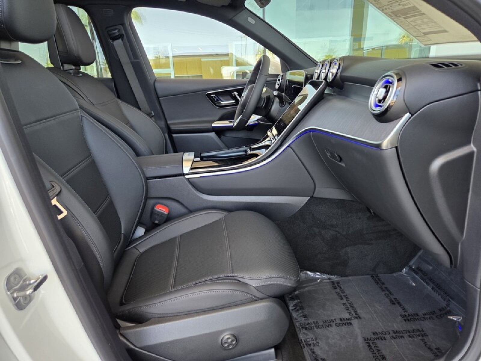 New 2026 Polar White Mercedes-Benz GLC 350e 4MATIC® SUV image 17