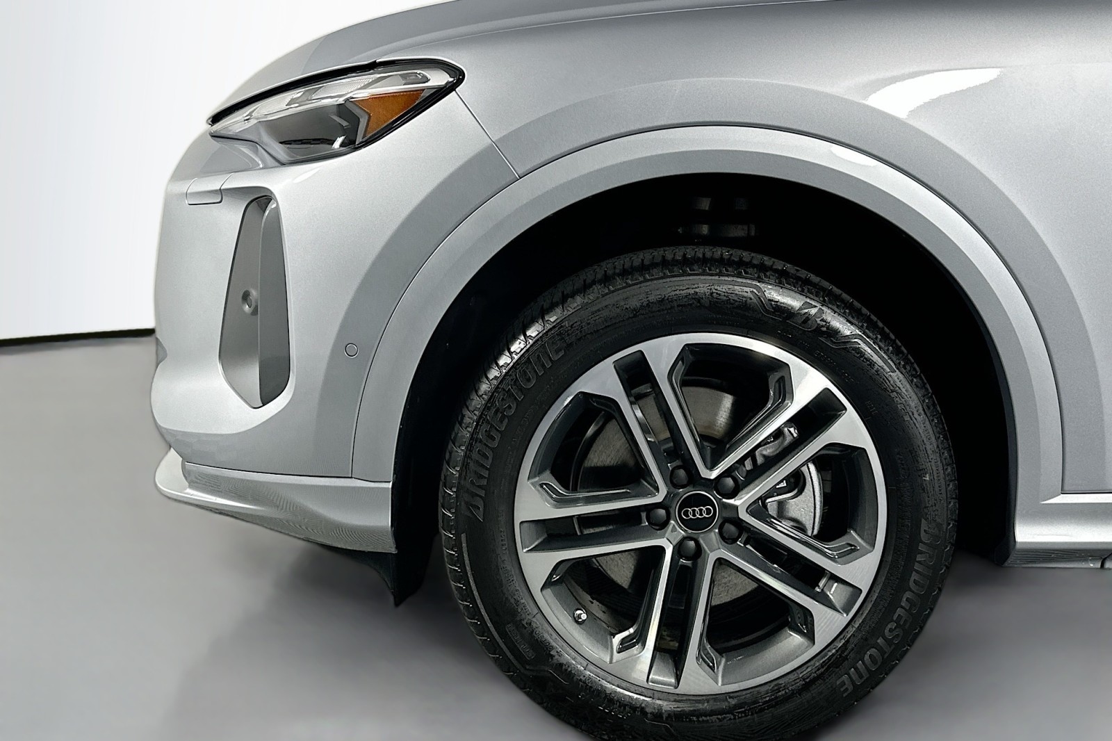 New 2025 Florett Silver Metallic Audi Premium image 11