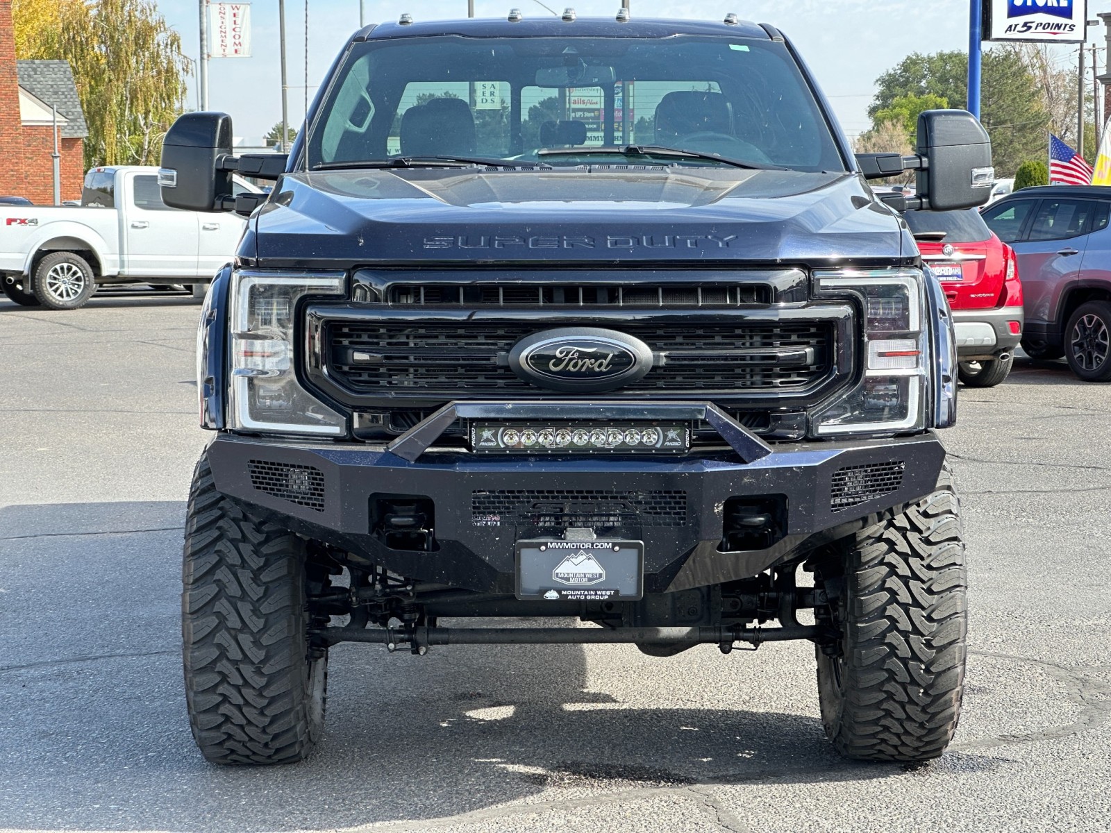 2022 Ford Super Duty F-250 SRW LARIAT 2